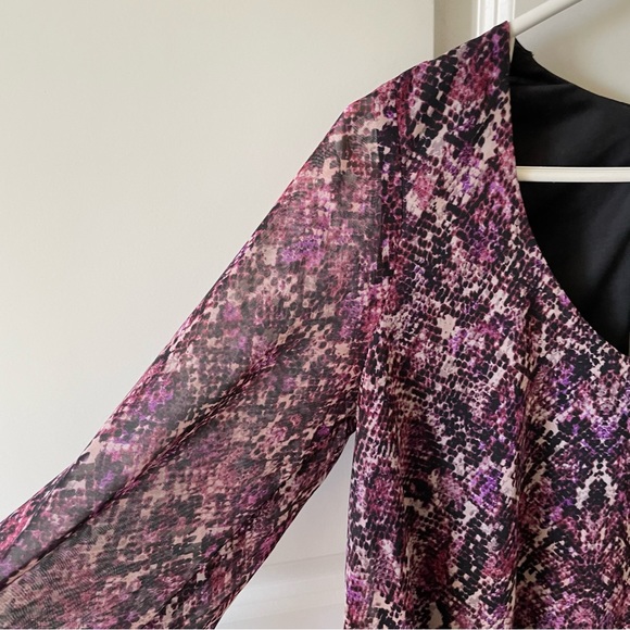 Show Me Your MuMu Donna Michelle Snakeskin Print Purple Tunic Top Size Small - Picture 4 of 11
